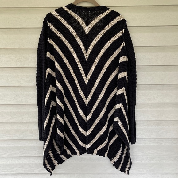 Free People Black and Cream Stripe Oversized Chunky Knit Chevron Cardigan - Picture 3 of 10
